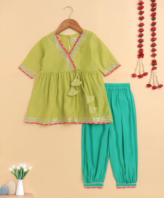 The Magic Wand Cambric Cotton Three Fourth Sleeves Solid Gota Lace Kurta and Bottom Set- Green