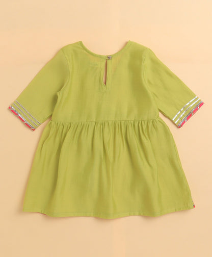 The Magic Wand Cambric Cotton Three Fourth Sleeves Solid Gota Lace Kurta and Bottom Set- Green
