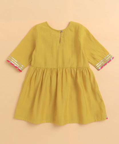 The Magic Wand Cambric Cotton Three Fourth Sleeves Solid Gota Lace Kurta and Bottom Set- Yellow
