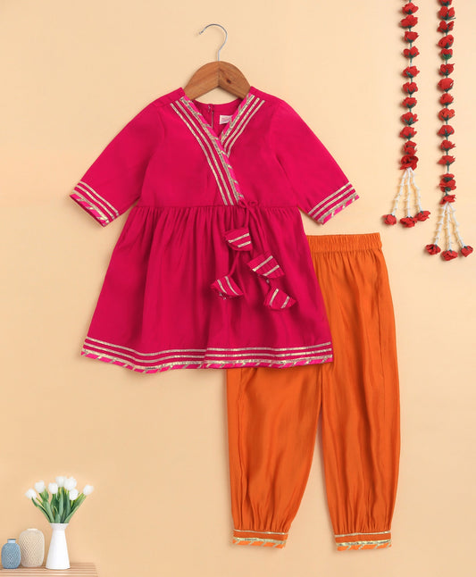 The Magic Wand Cambric Cotton Three Fourth Sleeves Solid  Gota Lace Kurta and Bottom Set- Fuchisa