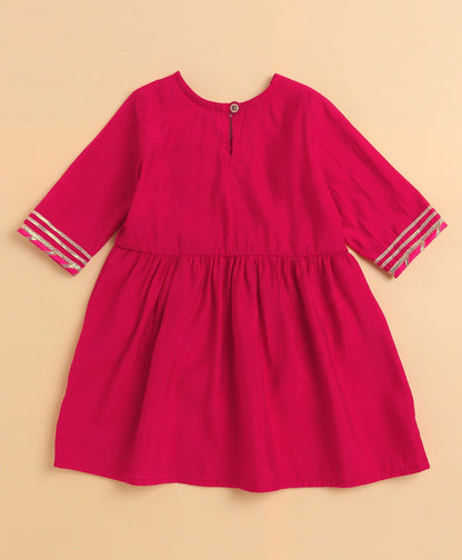 The Magic Wand Cambric Cotton Three Fourth Sleeves Solid  Gota Lace Kurta and Bottom Set- Fuchisa