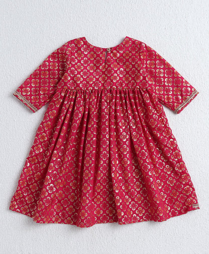 The Magic Wand Woven Three Forth Sleeves Multi Color Foil Printed Kurti & Pant Set- Fuchsia