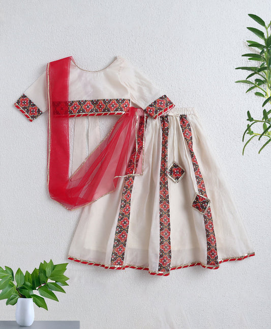 The Magic Wand Woven Solid Printed Three Fourth Sleeeves Choli and Lehenga Set with Dupatta- White