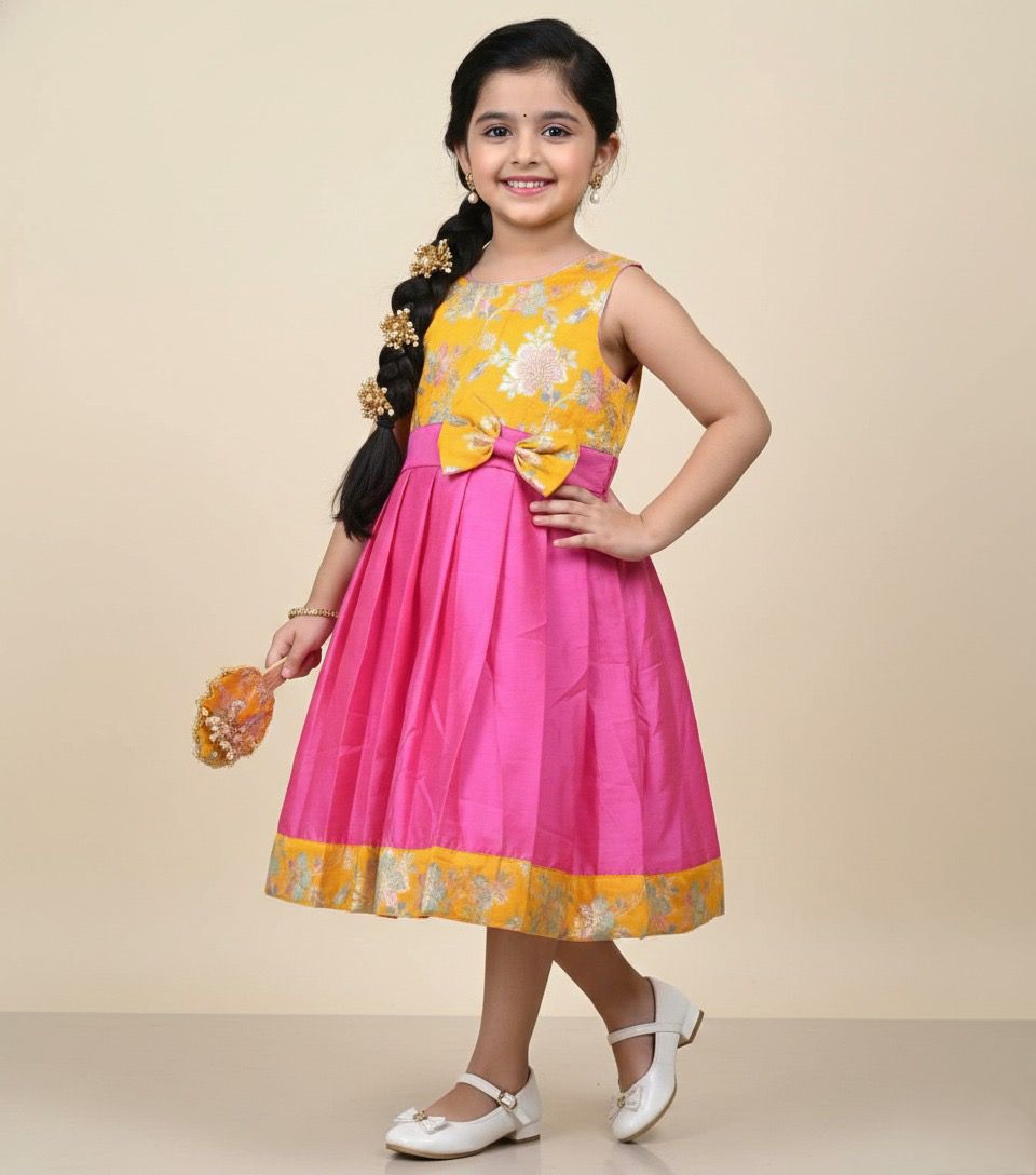 The Magic Wand Jacquard Sleeveless Dress With Bow Applique - Pink
