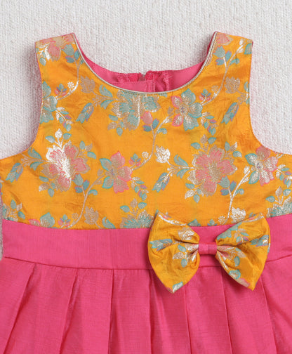 The Magic Wand Jacquard Sleeveless Dress With Bow Applique - Pink
