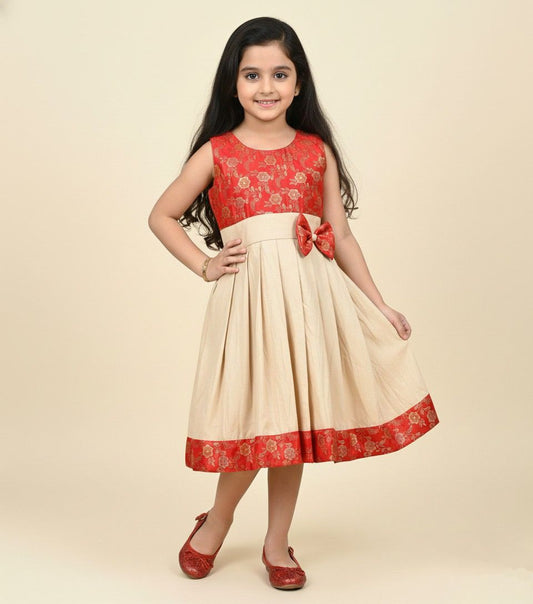 The Magic Wand Jacquard Sleeveless Dress With Bow Applique - Red