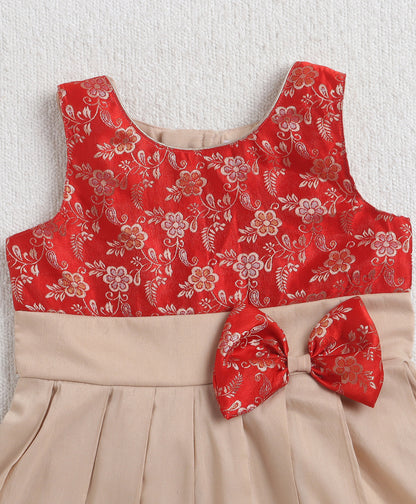 The Magic Wand Jacquard Sleeveless Dress With Bow Applique - Red