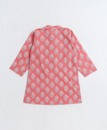 The-Magic-Wand-Cotton-Woven-Full-Sleeves-Floral-Printed-Kurta-&-Pyjama-with-Jacket-Set--Peach
