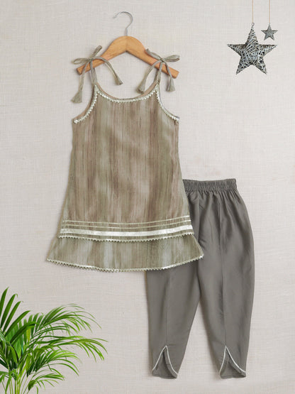 Chanderi Sleeveless Striped Lace Embellished Kurta & Salwar Set - Grey