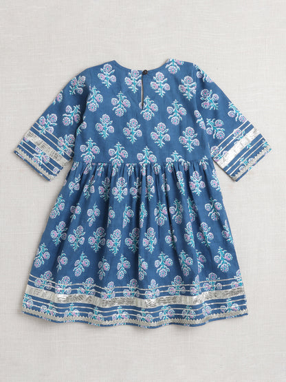 The Magic Wand Elbow Sleeve Floral Printed Kurta Set-Blue