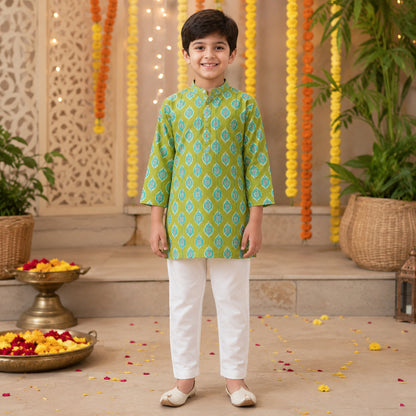 Cotton Woven Full Sleeves Ikat Printed Kurta and Pyjama Set - Green