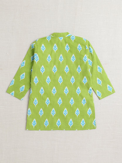 Full Sleeves Ikat Design Motif Printed Kurta With Pant For Boys-Green