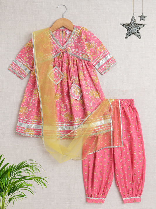 Three forth Sleeves Alia Cut Floral Printed Kurta Set- Peach