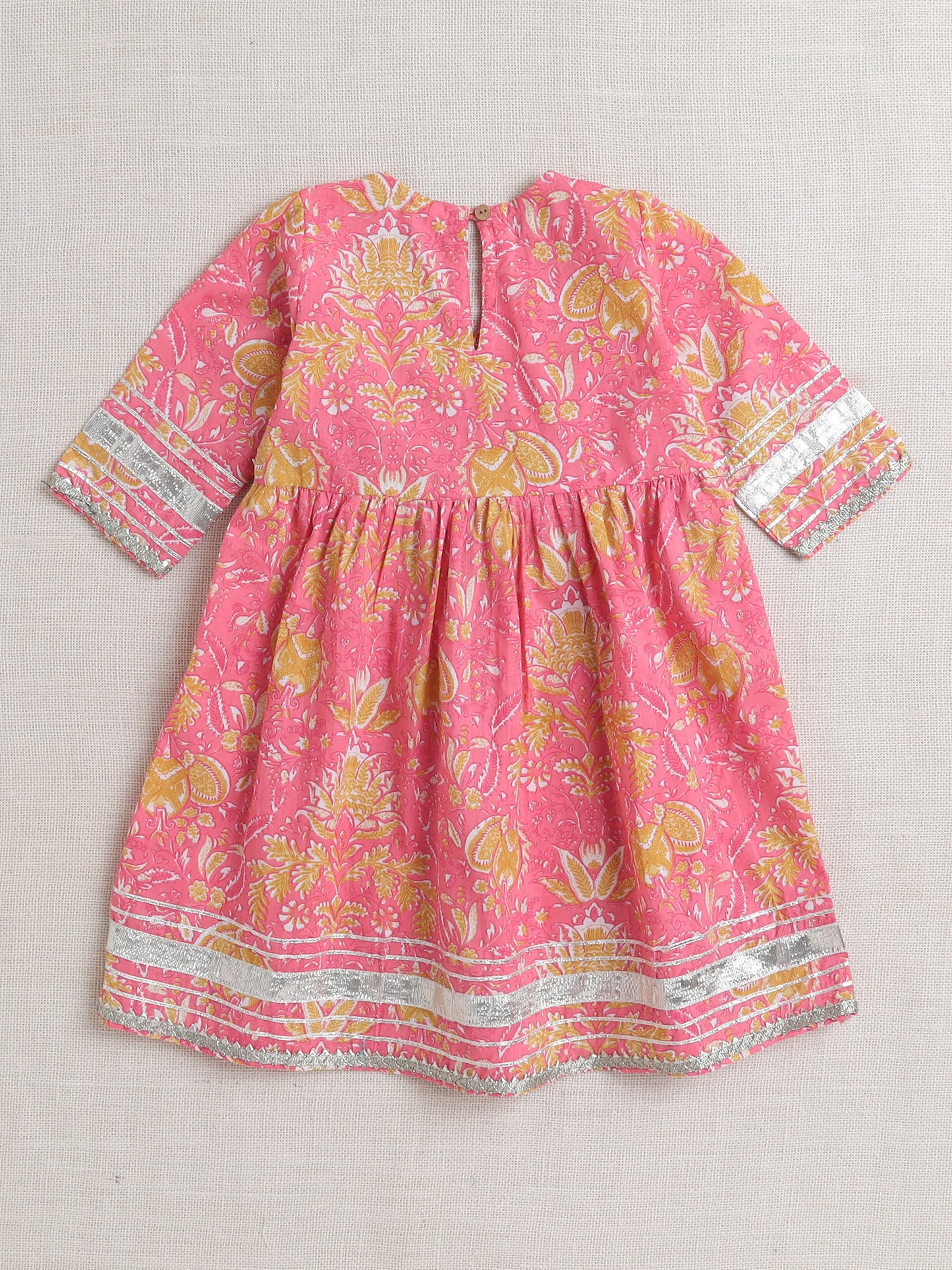 Three forth Sleeves Alia Cut Floral Printed Kurta Set- Peach
