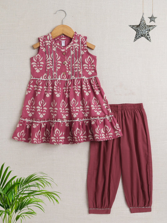 Sleeveless Ethnic Motif Printed & Lace Embellished Kurta With Salwar Set - Maroon