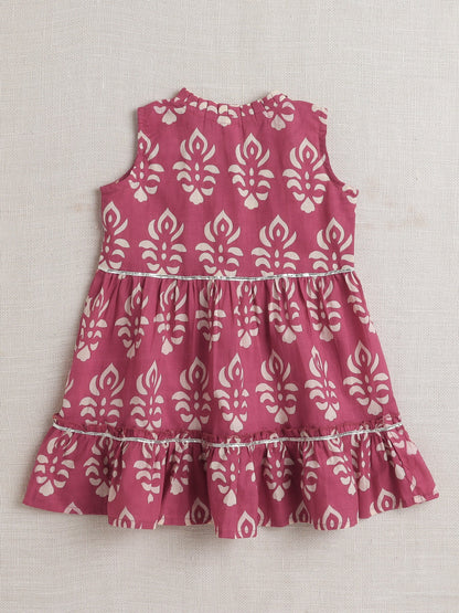 Sleeveless Ethnic Motif Printed & Lace Embellished Kurta With Salwar Set - Maroon