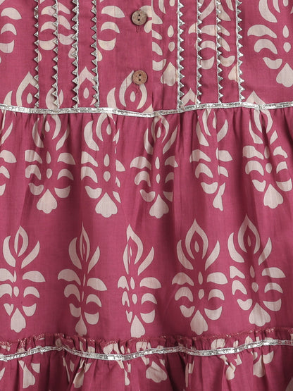 Sleeveless Ethnic Motif Printed & Lace Embellished Kurta With Salwar Set - Maroon