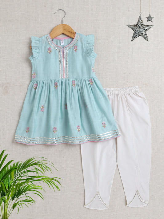Short Sleeves Embroderied Kurta Set- Blue