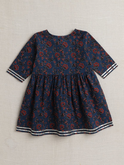 Half Sleeves Floral Print Kurta Set with Lace- Navy Blue
