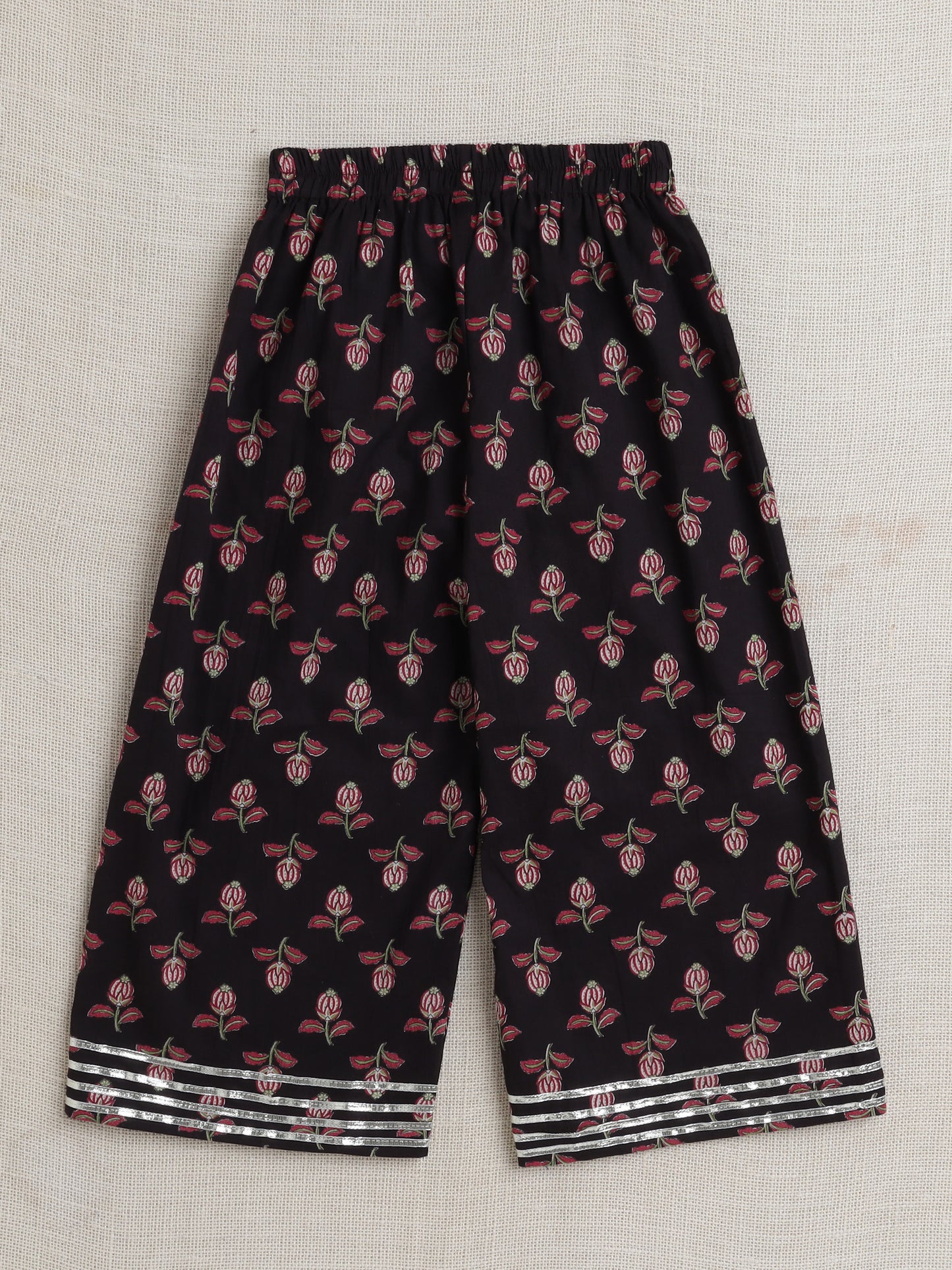 Half Sleeves Floral Print Kurta Set with Lace- Black