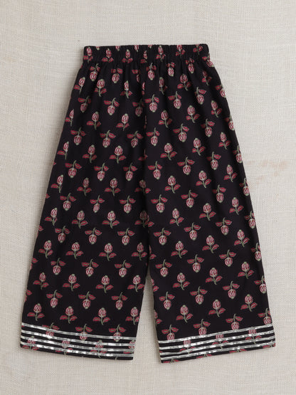 Half Sleeves Floral Print Kurta Set with Lace- Black
