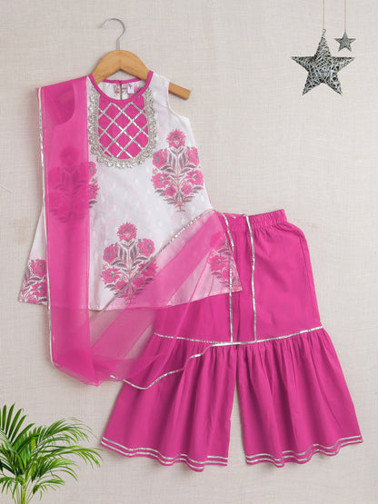 Sleeveless All Over Print Kurta Set- Pink