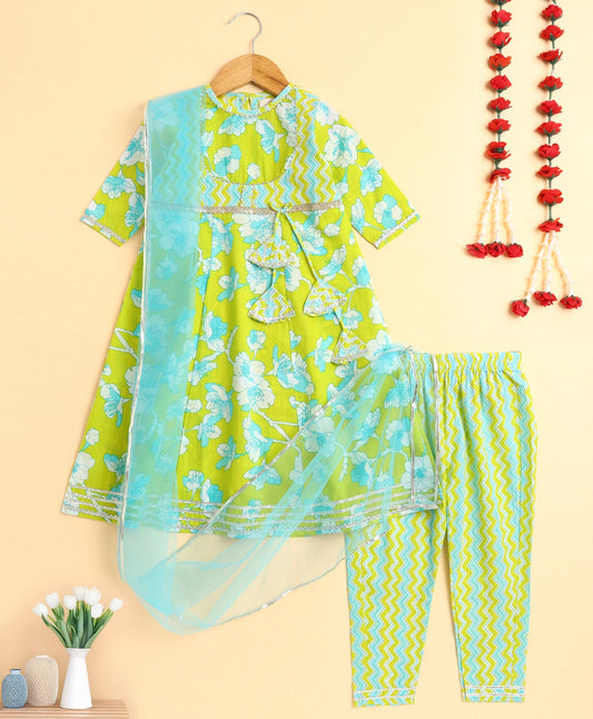 The Magic Wand Cotton Woven Three Fourth Sleeves Floral Printed Kurta and Salwar Set - Green