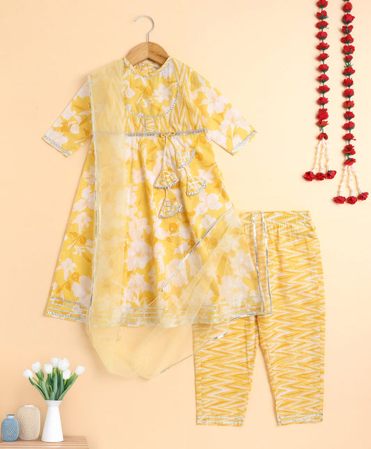 The Magic Wand Cotton Woven Floral Printed Three Fourth Sleeves Kurti Salwar and Dupatta Set- Yellow