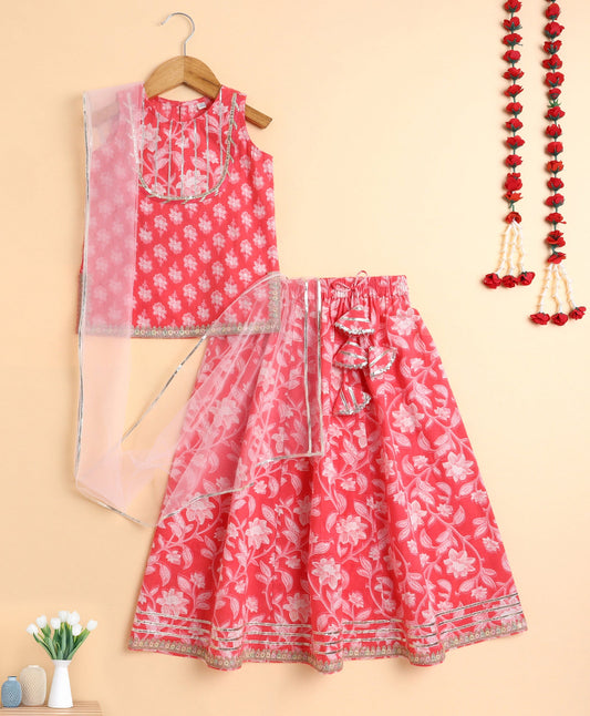 The Magic Wand Cotton Woven Floral Printed Sleeveless Lace Embellished Kurti and Lehenga with Dupatta - Peach