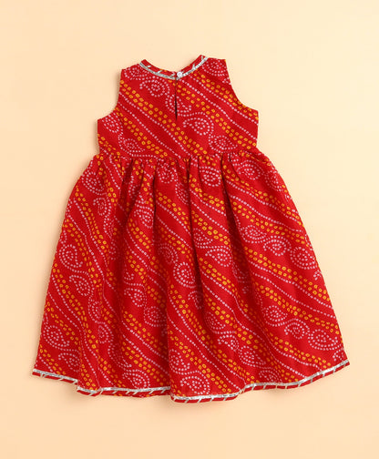 The Magic Wand Cotton Woven Sleeveless Bandhani Printed Kurta and Pant Set- Red