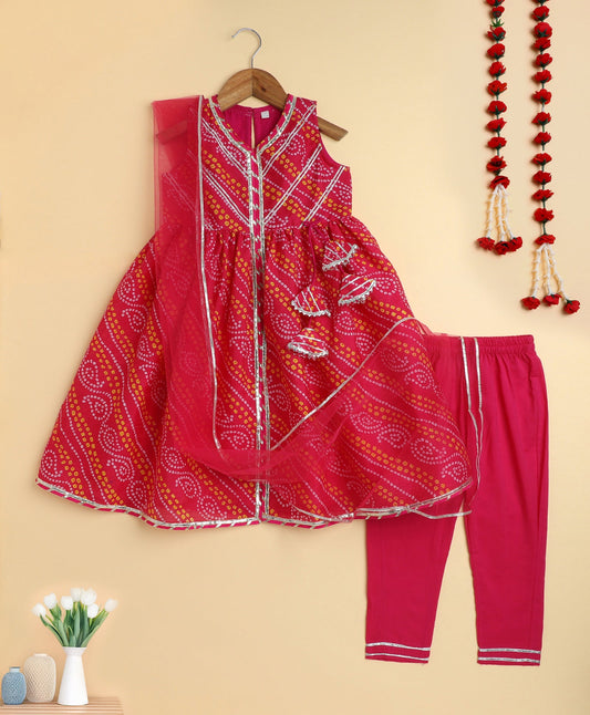 The Magic Wand Cotton woven Woven Sleeveless Bandhani Printed Kurta and Pant set with Dupatta- Fuchsia