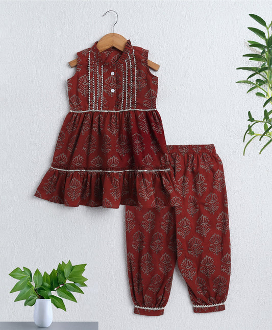 The Magic Wand Cambric Cotton Sleeveless Floral Printed Pleated Kurta & Ballon Pant Set- Maroon