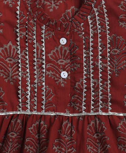 The Magic Wand Cambric Cotton Sleeveless Floral Printed Pleated Kurta & Ballon Pant Set- Maroon