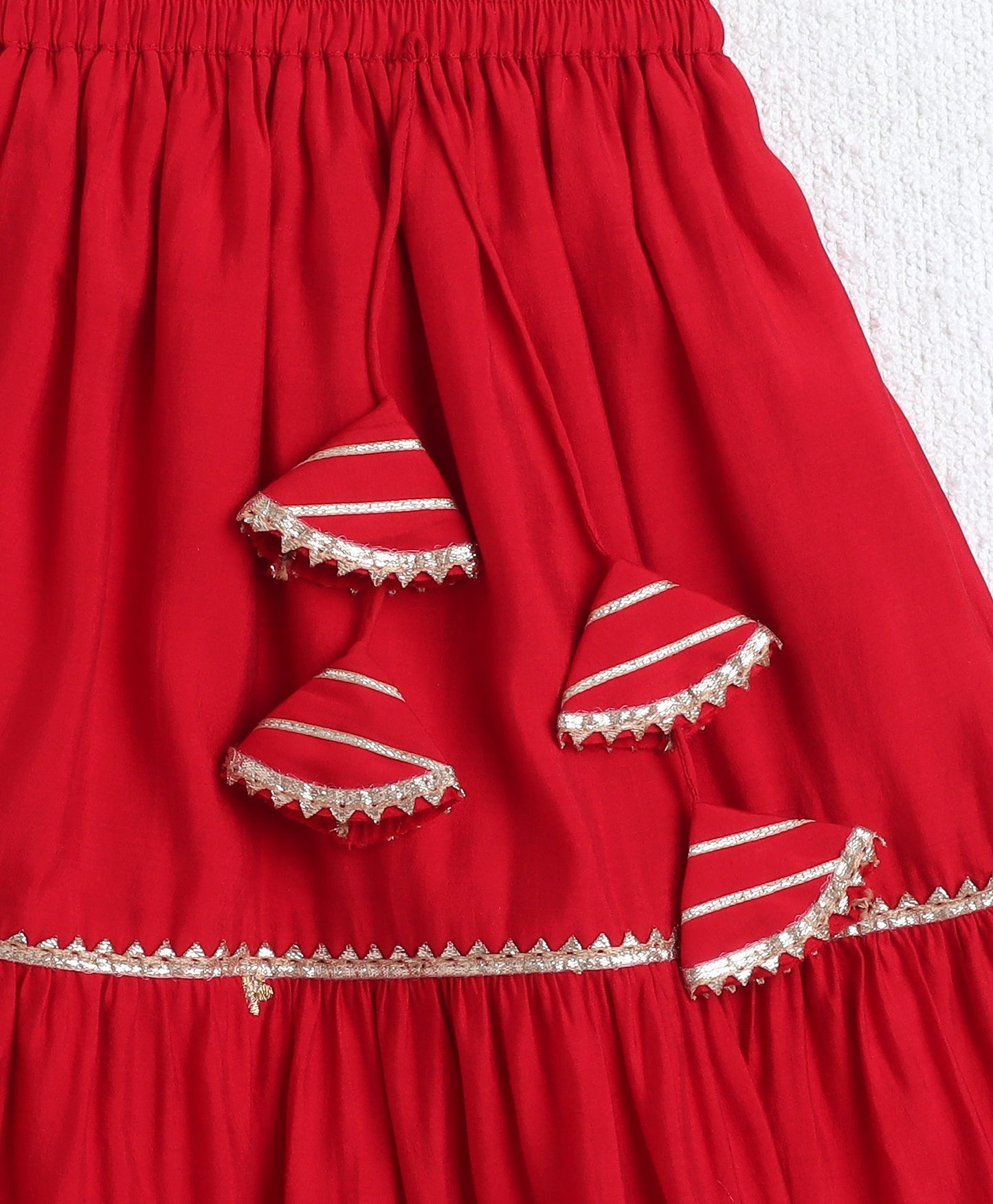 Woven Sleeveless Zari Embroidery Choli and Lehenga Set- Red