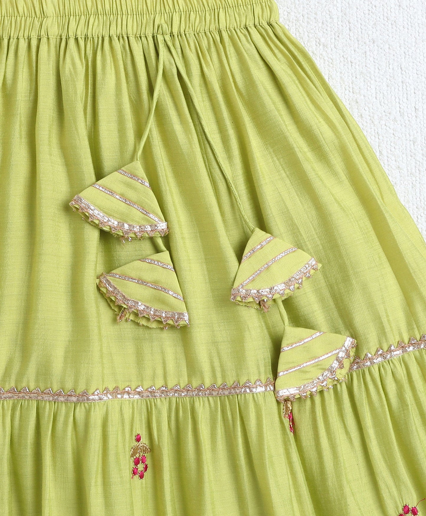 Woven Sleeveless Zari Embroidery Choli and Lehenga Set- Green
