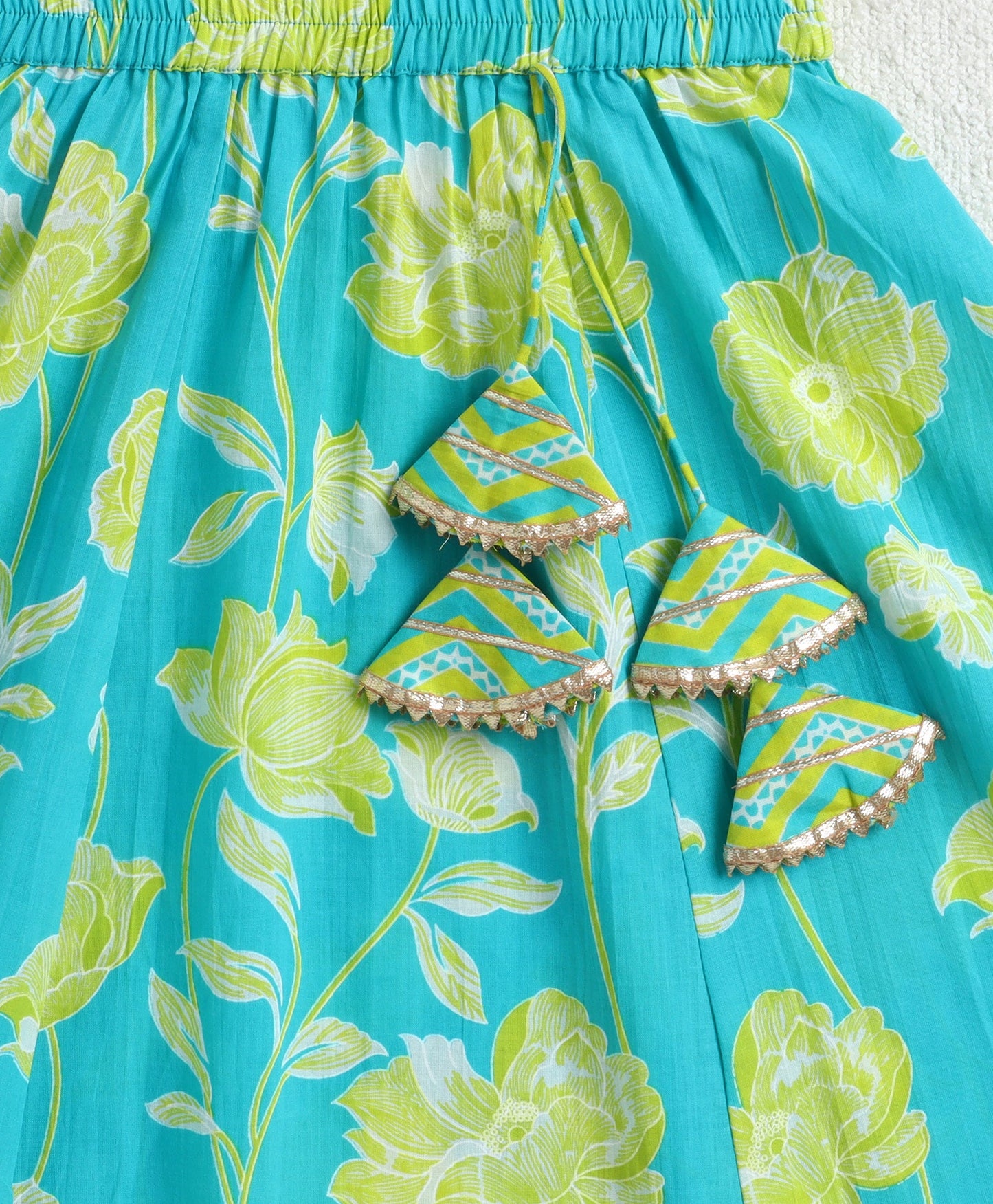 The Magic Wand Cotton Woven Sleeveless Zig Zag Printed Lace Detail Choli & Floral Printed Lehenga Set With Dupatta - Green