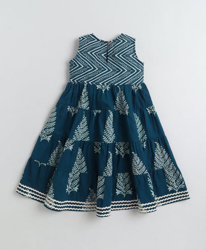 The Magic Wand Cotton Woven Sleeveless Butta Printed Laced Tiered Dress - Dark Green