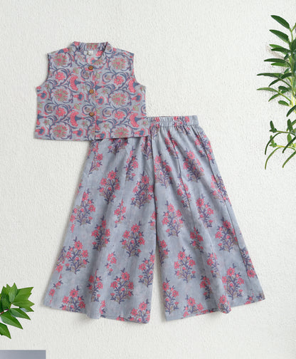 The Magic Wand Cambric Cotton Sleeveless Floral Printed Top And Palazzo Set - Blue