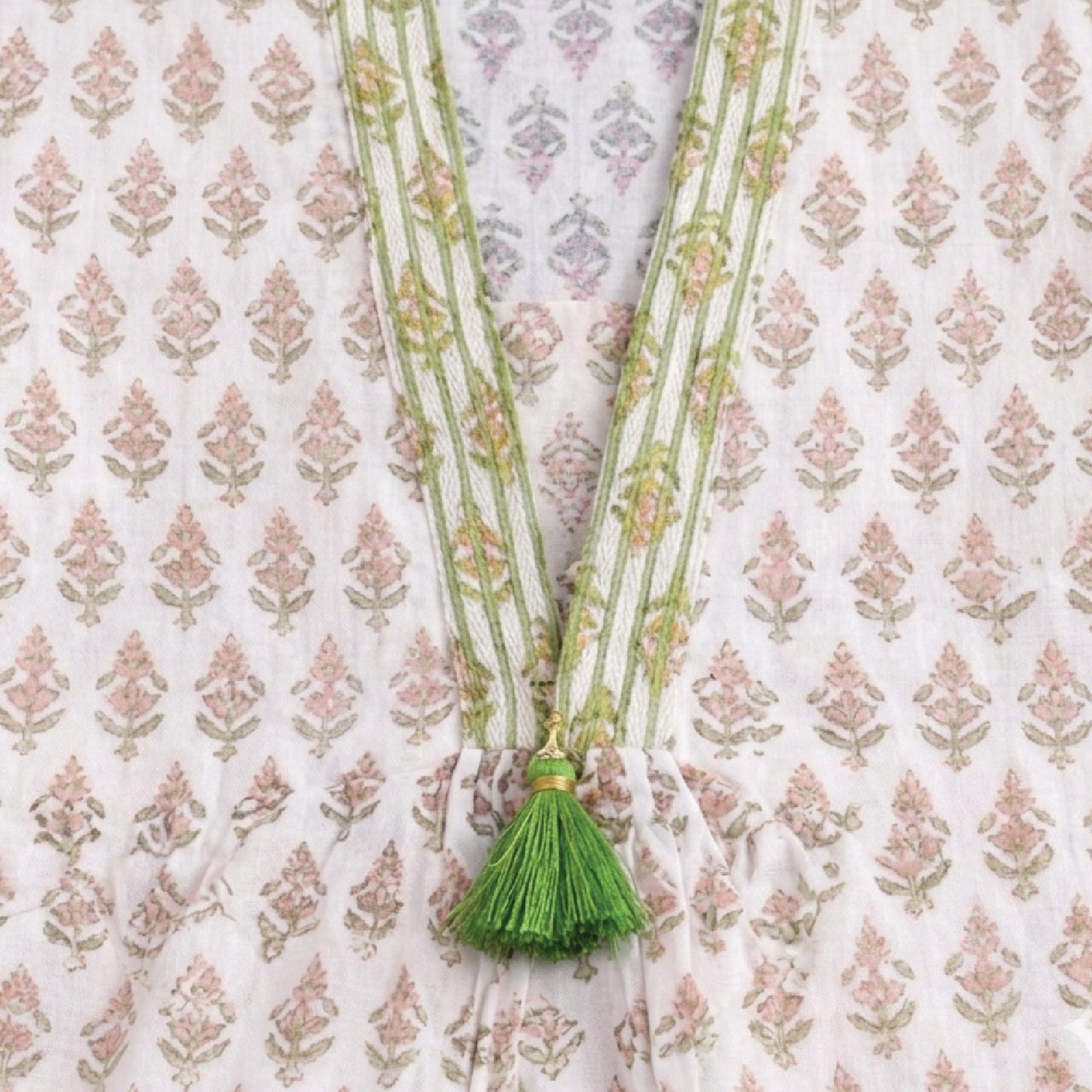 The Magic Wand Cambric Woven Three-Fourth Sleeves Butti Printed Kurti And Pant Set - Off White