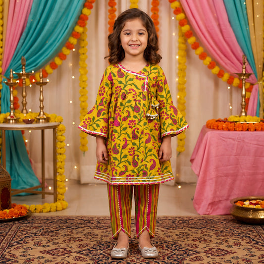 The Magic Wand Cambric Woven Bell Sleeves Floral Paisley Gathered Kurta And Tulip Pant Set - Yellow