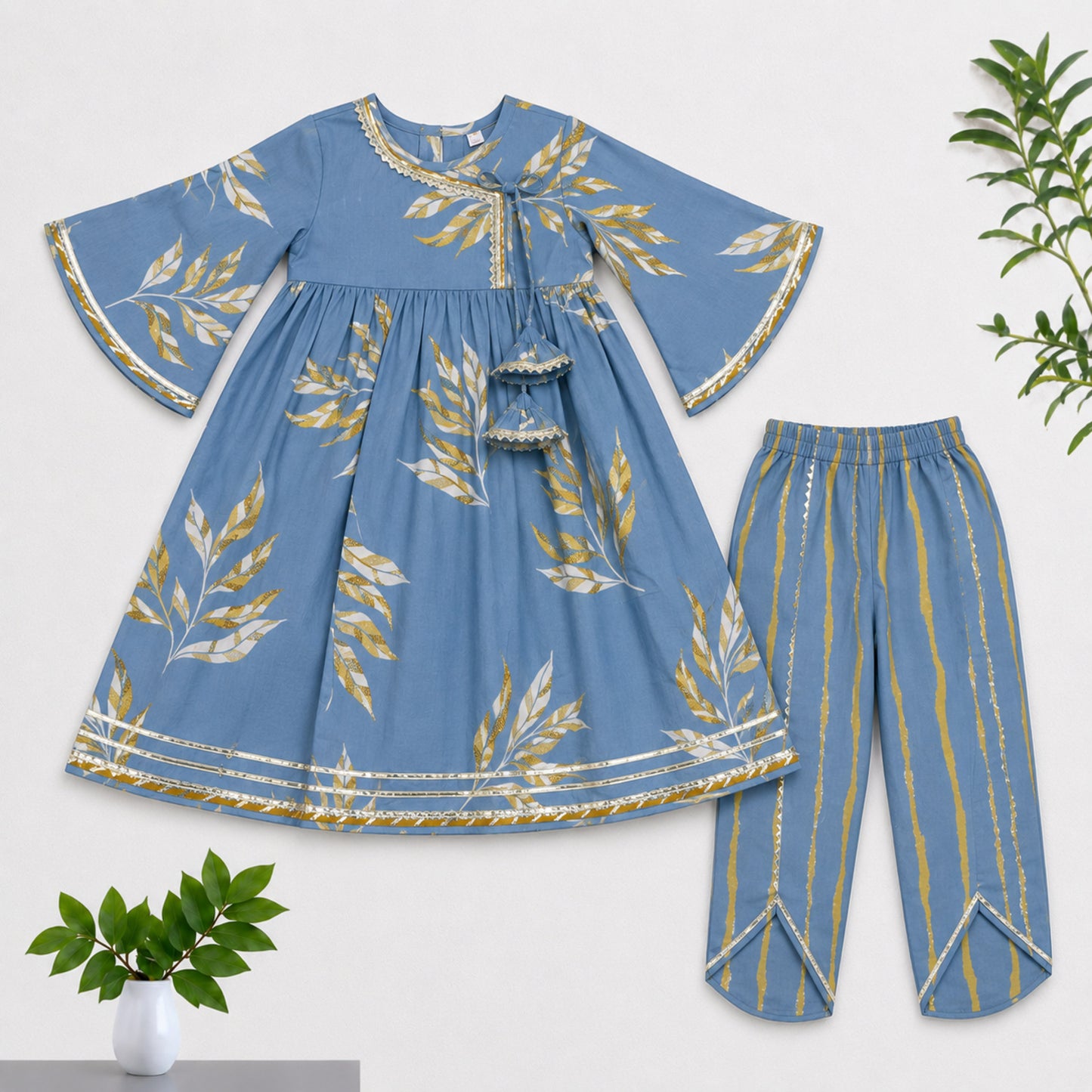 The Magic Wand Cambric Woven Bell Sleeves Leaf Printed Gathered Kurta And Tulip Pants Set - Blue