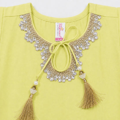 The Magic Wand Woven Three Fourth Sleeves Lace Embellished Anarkali Kurti And Pant Set With Dupatta - Green