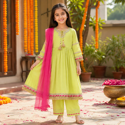 The Magic Wand Woven Three Fourth Sleeves Lace Embellished Anarkali Kurti And Pant Set With Dupatta - Green