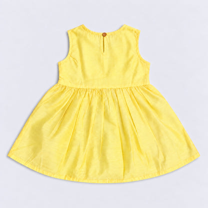 The Magic wand Woven Sleeveless Lace Embellished Kurti And Sharara Set With Dupatta - Yellow