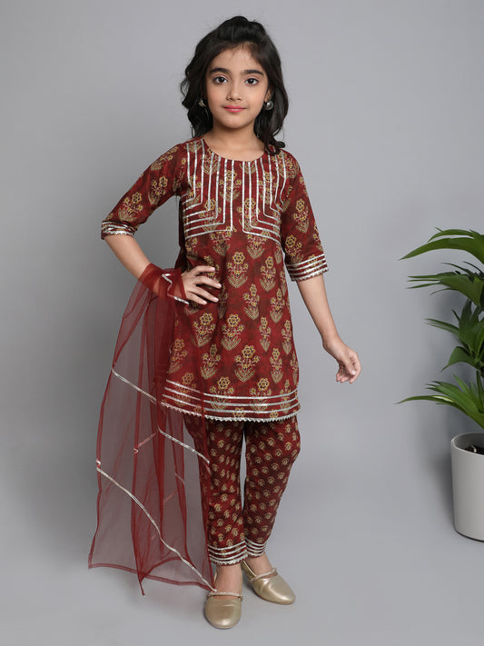 Floral Printed Elbow Sleeves Gota Lace Embelished Aline Kurta with Straight Pants With Dupatta For Girls-Maroon