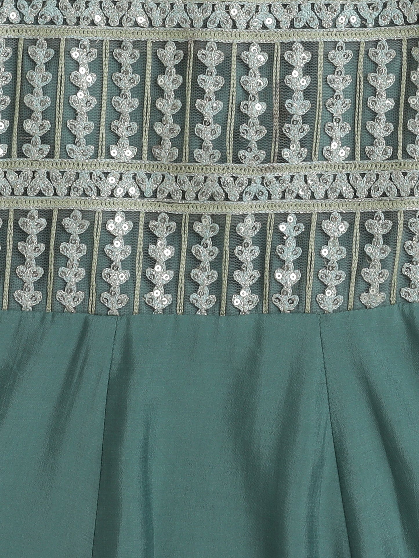 Sleeveless Lace Embellished Kurta Salwar Set- Green
