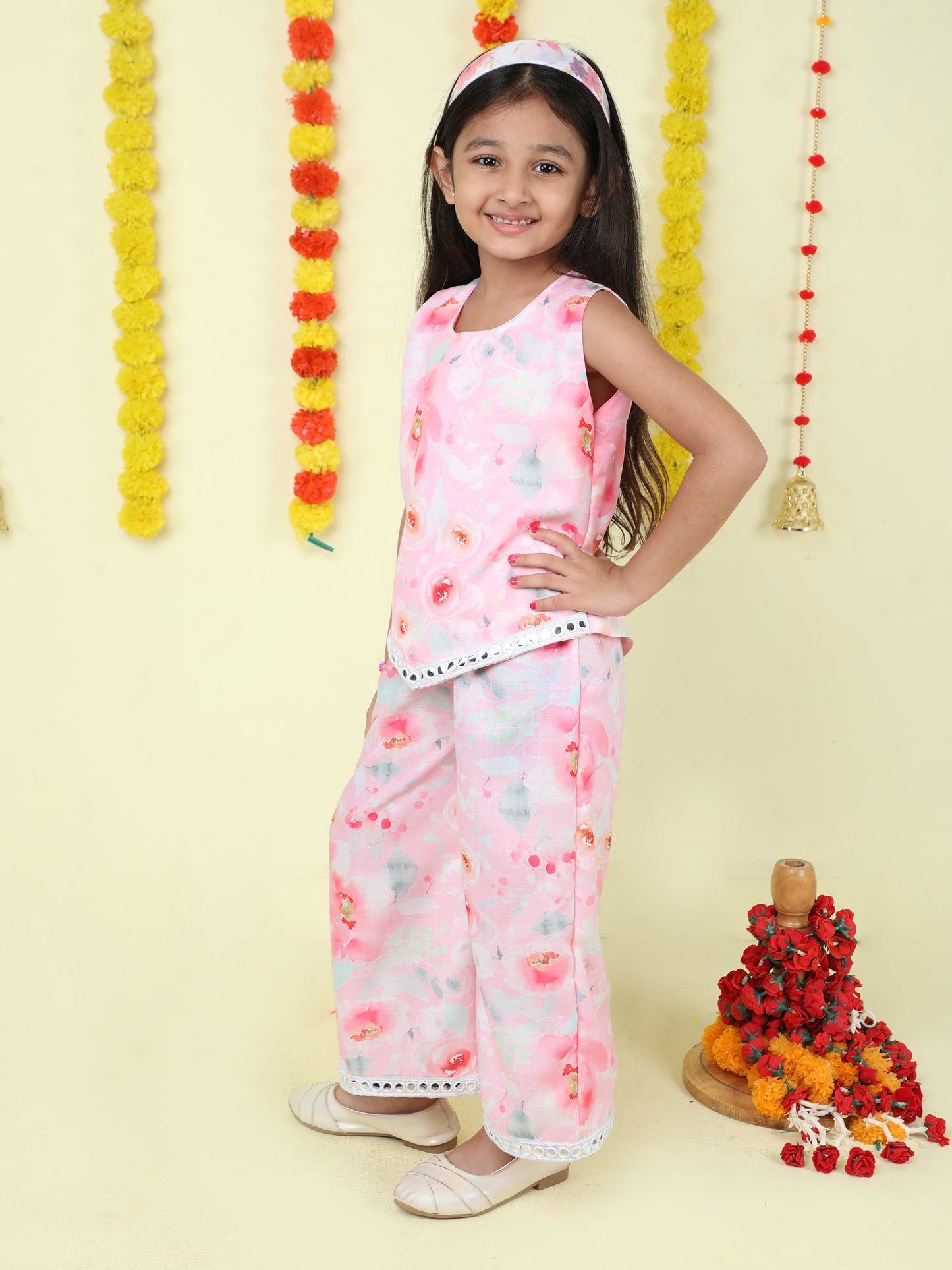 Cotton Sleeveless Floral Print Mirrow Work Lace Kurta Pyjama Set -Pink