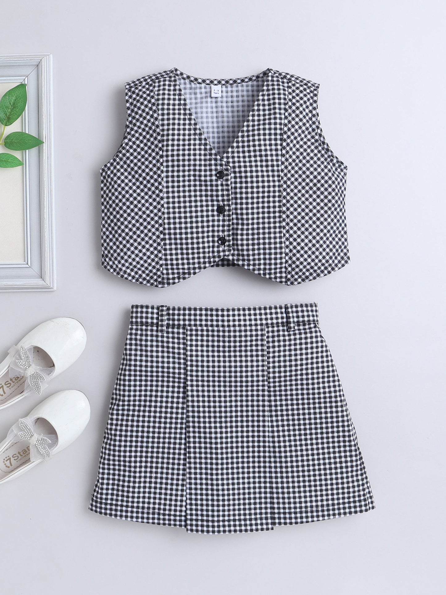Cotton Sleeveless Checked Coordinating Waist Coat And Skirt Set - Black